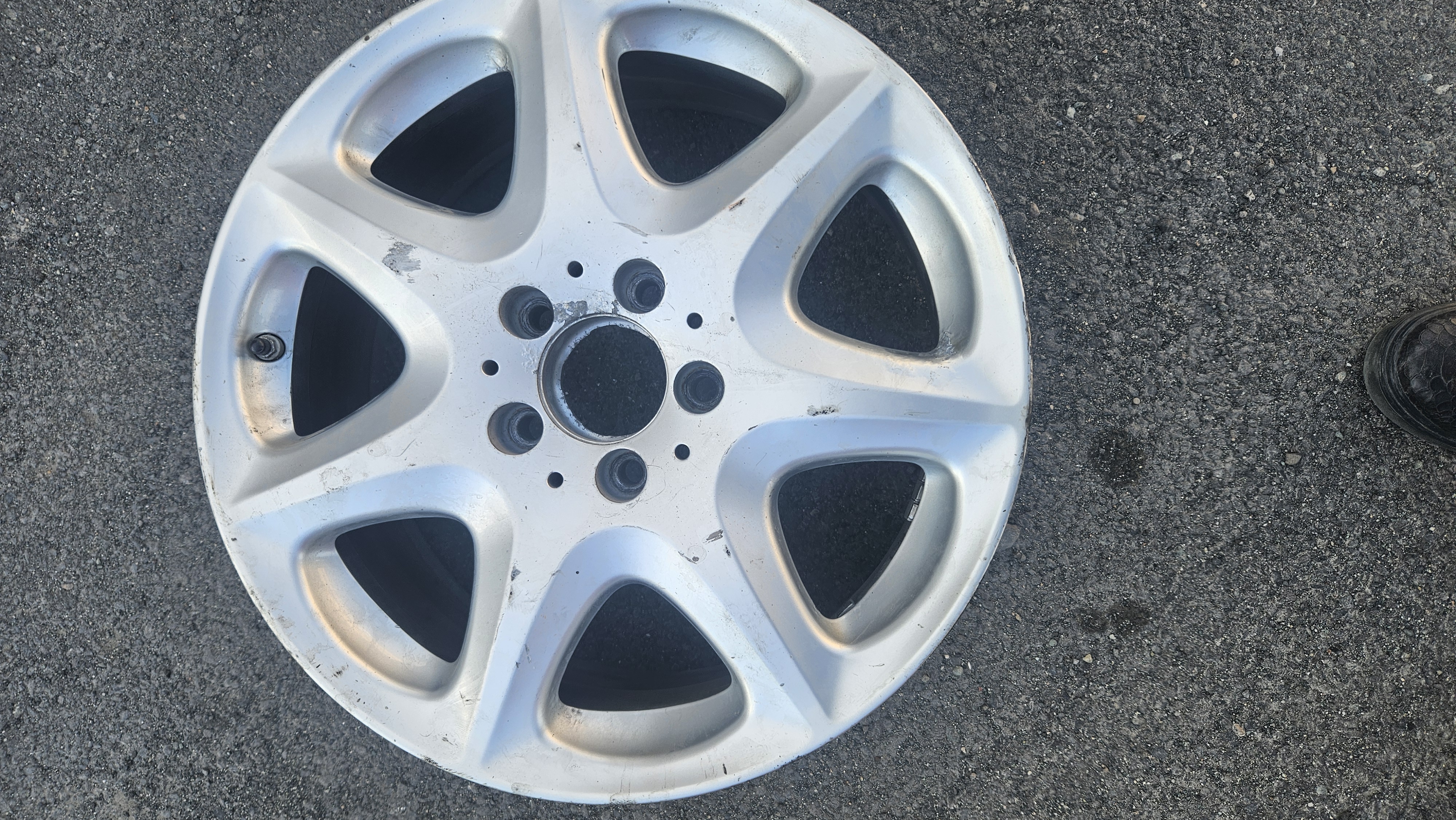 R17 անվահեծ